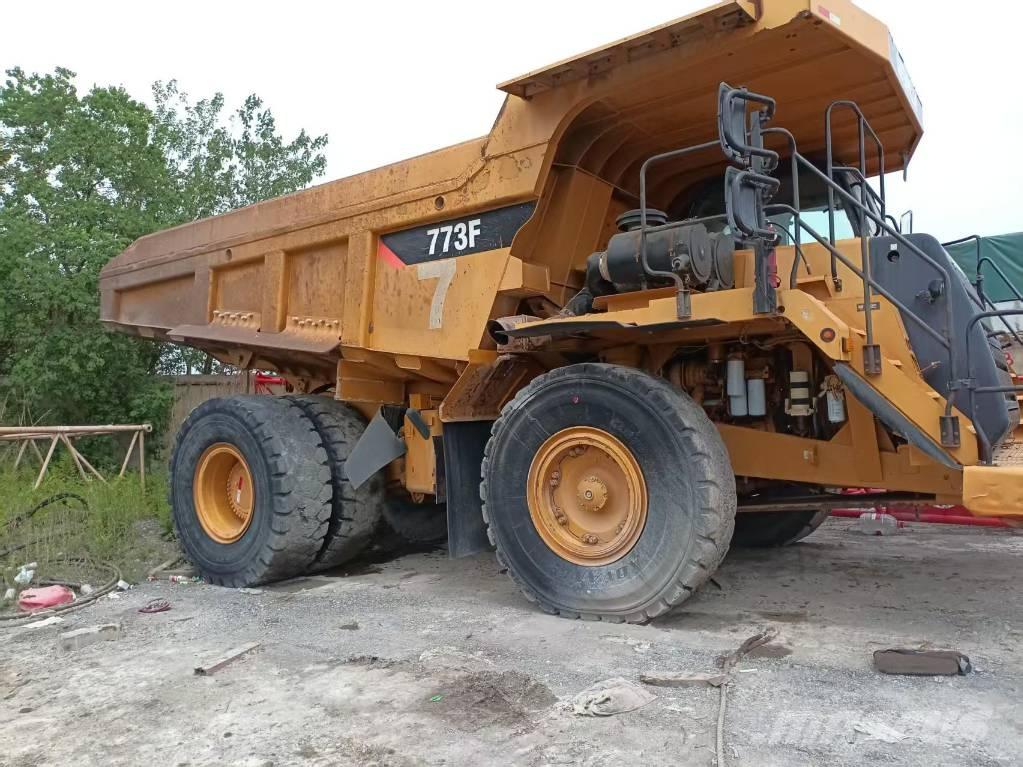 CAT 773 F Tombereau rigide