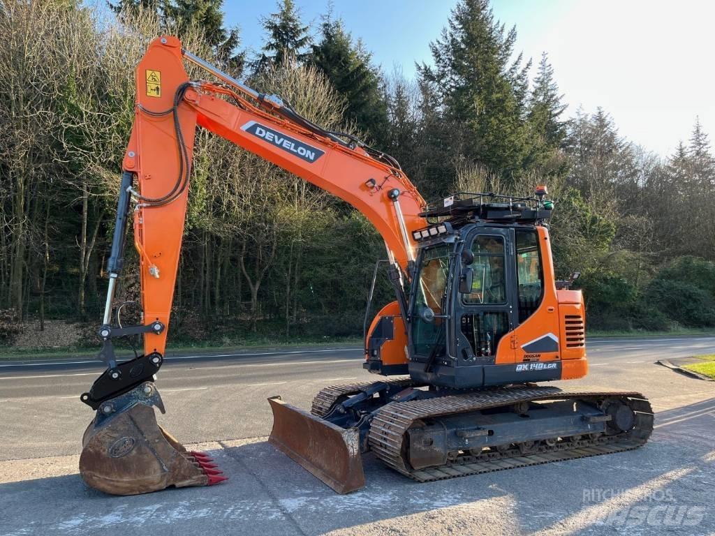 Develon DX140LCR-7 Pelle sur chenilles