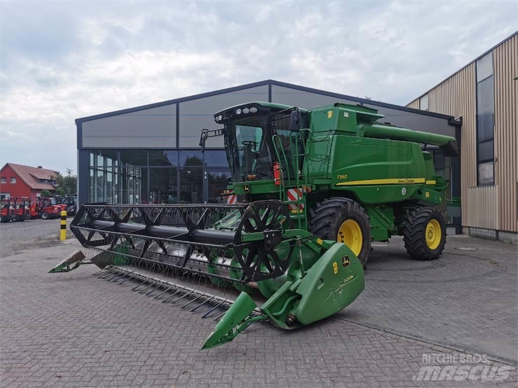 John Deere T560 Moissonneuse batteuse