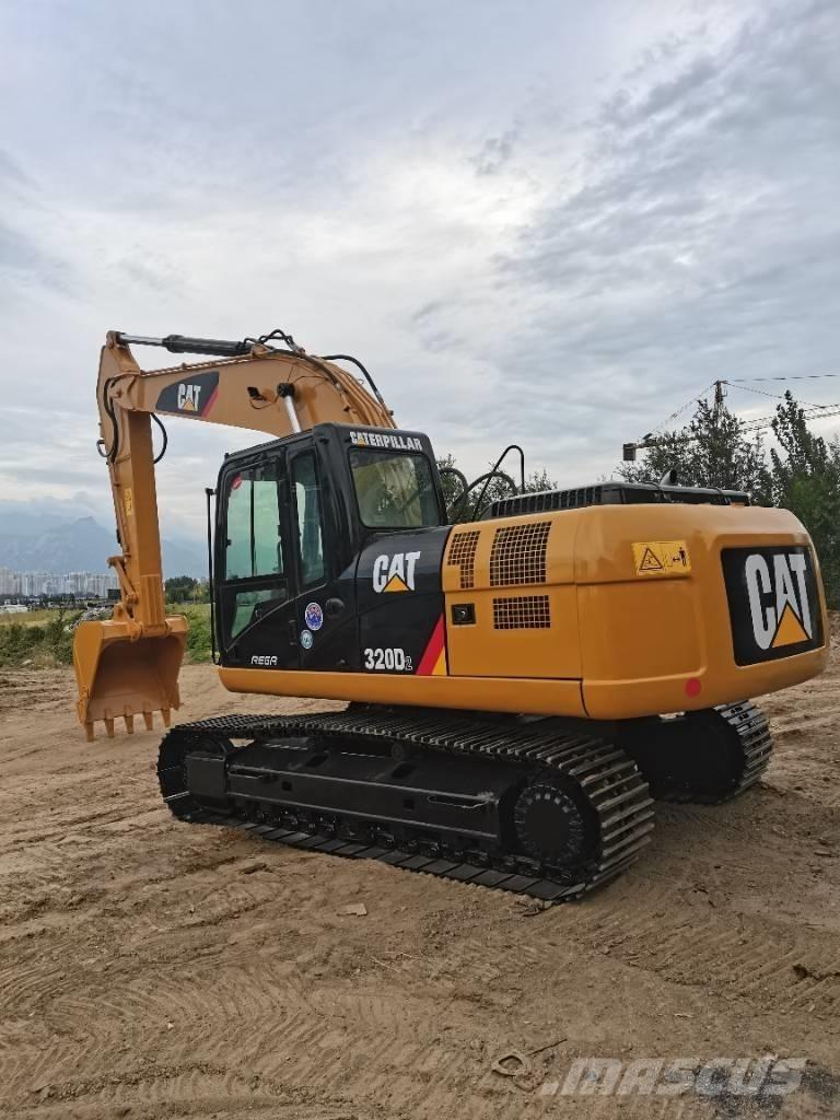 CAT 320D Pelle sur chenilles