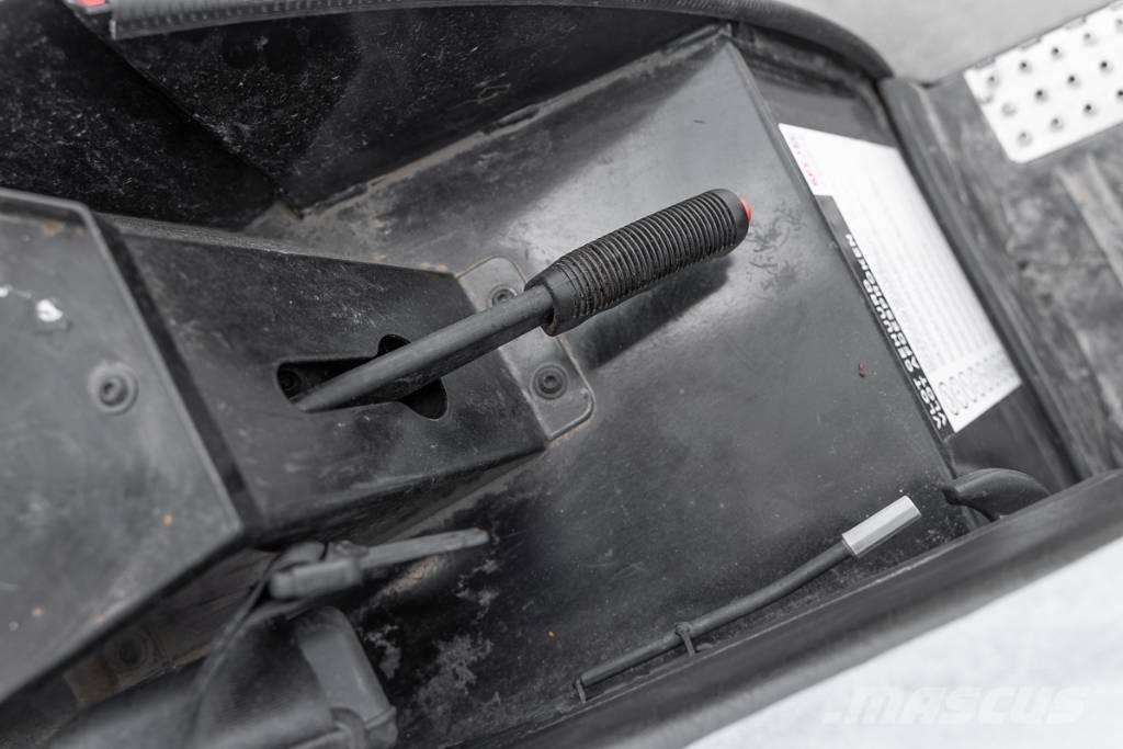Manitou MLA 3-25 HC Mini chargeuse