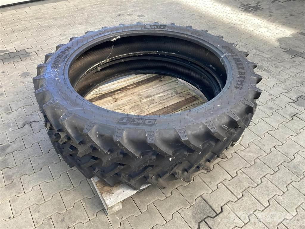 BKT 270/95R46 Pneus, roues et jantes