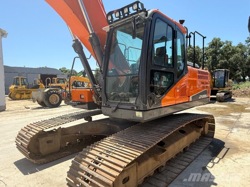  Dossan DX225LC-5 Pelle sur chenilles