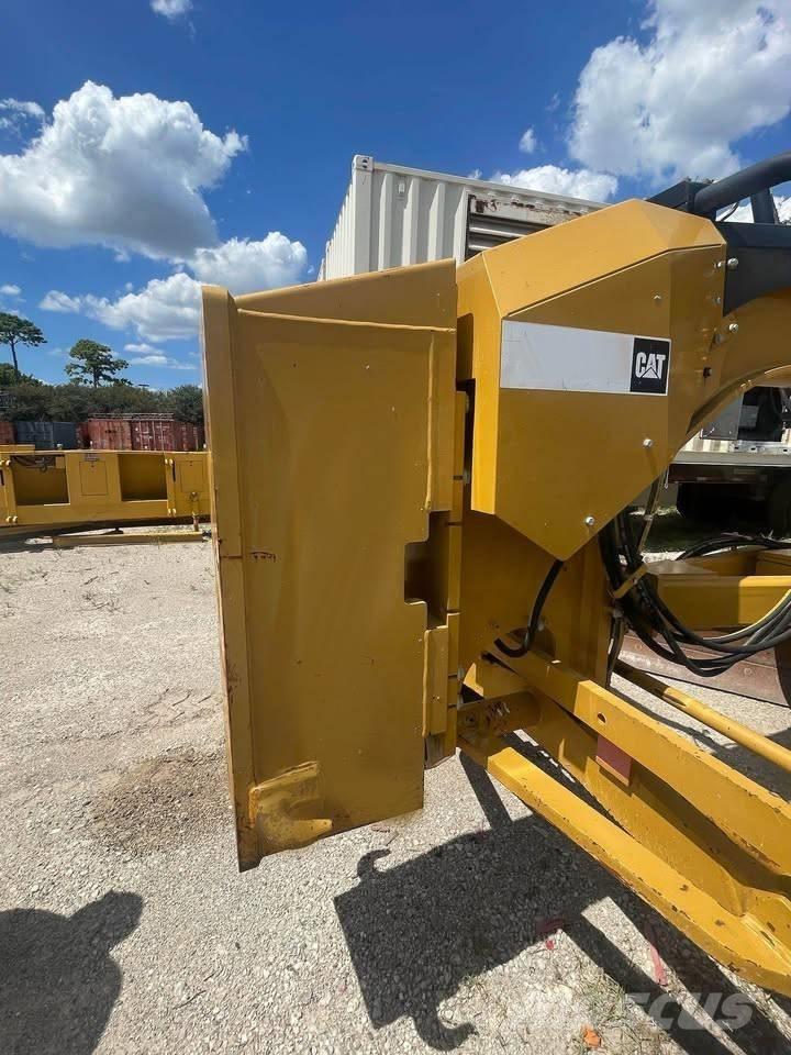 CAT 140 M 2 Niveleuse