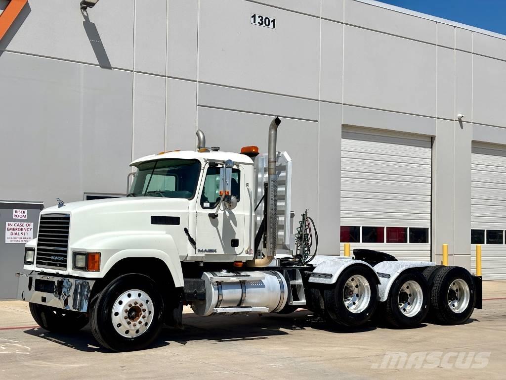 Mack CHU 613 Tracteur routier