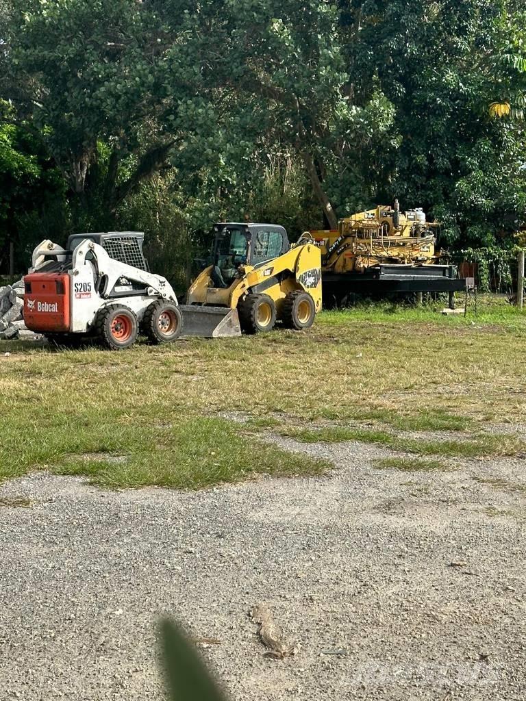 CAT 246 C Chargeuse compacte