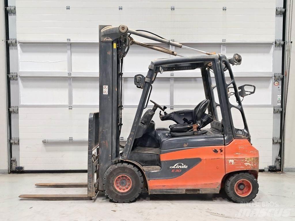 Linde E30-01 Chariots élévateurs électriques