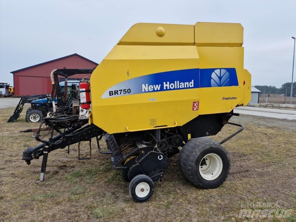 New Holland BR 750 Presse à balle ronde