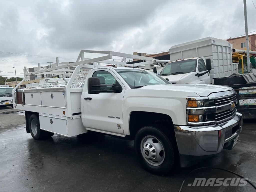 Chevrolet 3500 HD Utilitaire benne