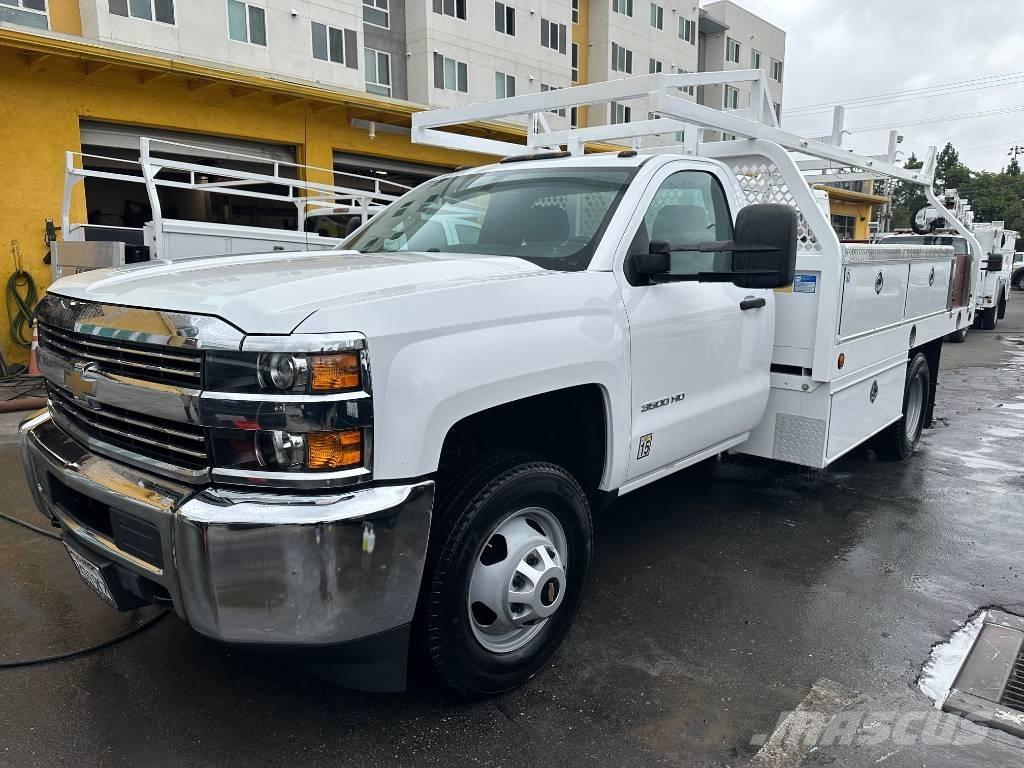 Chevrolet 3500 HD Utilitaire benne