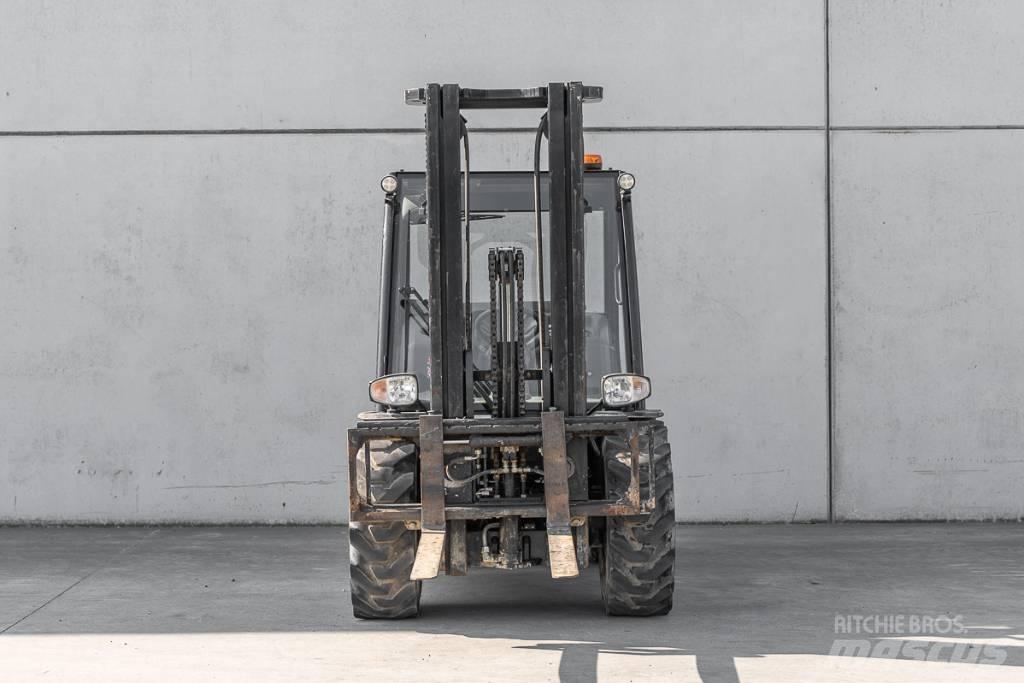 Manitou MC 25-4 Chariots diesel