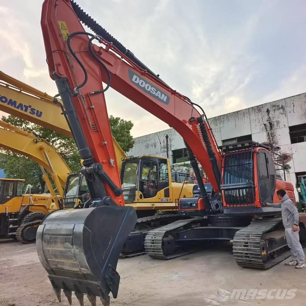 Doosan DX 300 Pelle sur chenilles