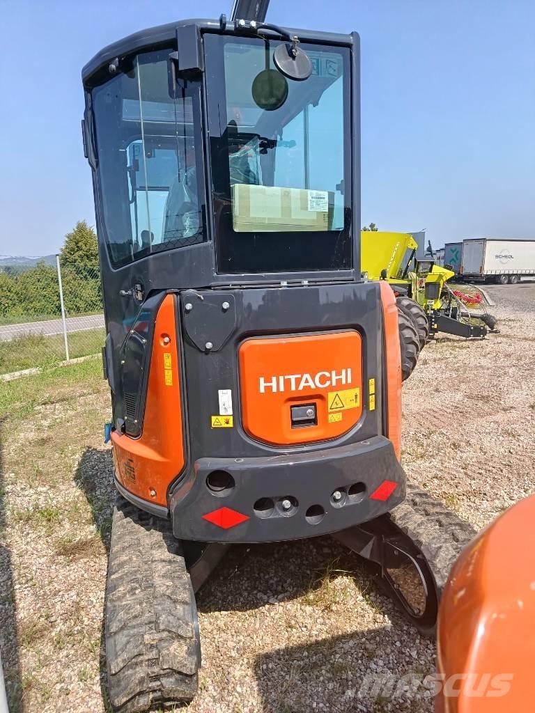 Hitachi ZX33U Pelle sur chenilles