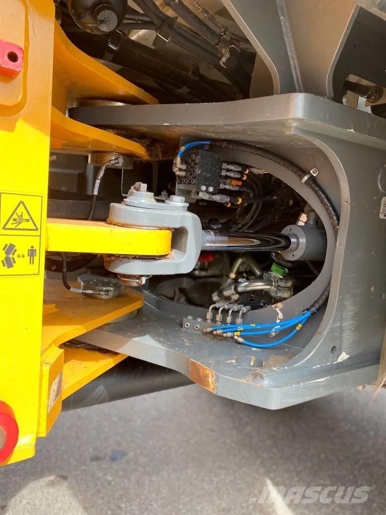 Liebherr L 538 Chargeuse sur pneus
