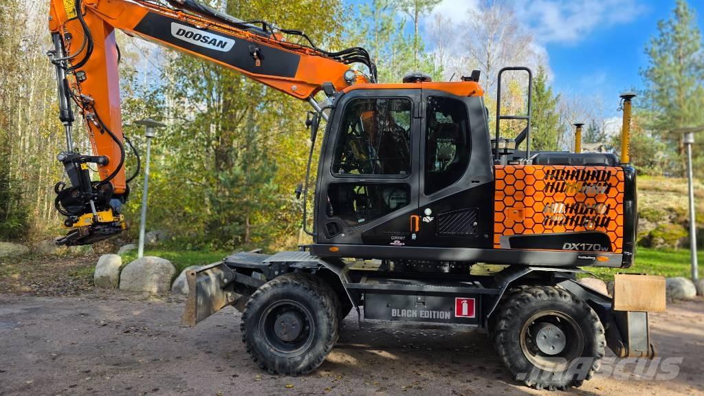 Doosan DX 170 W Pelle sur pneus