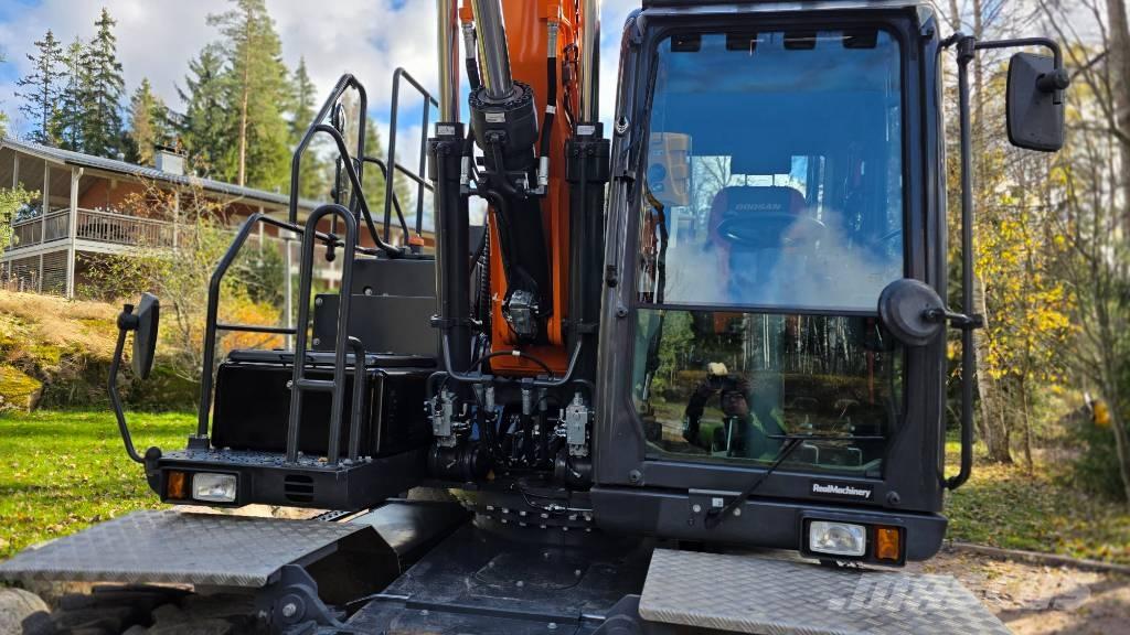 Doosan DX 170 W Pelle sur pneus
