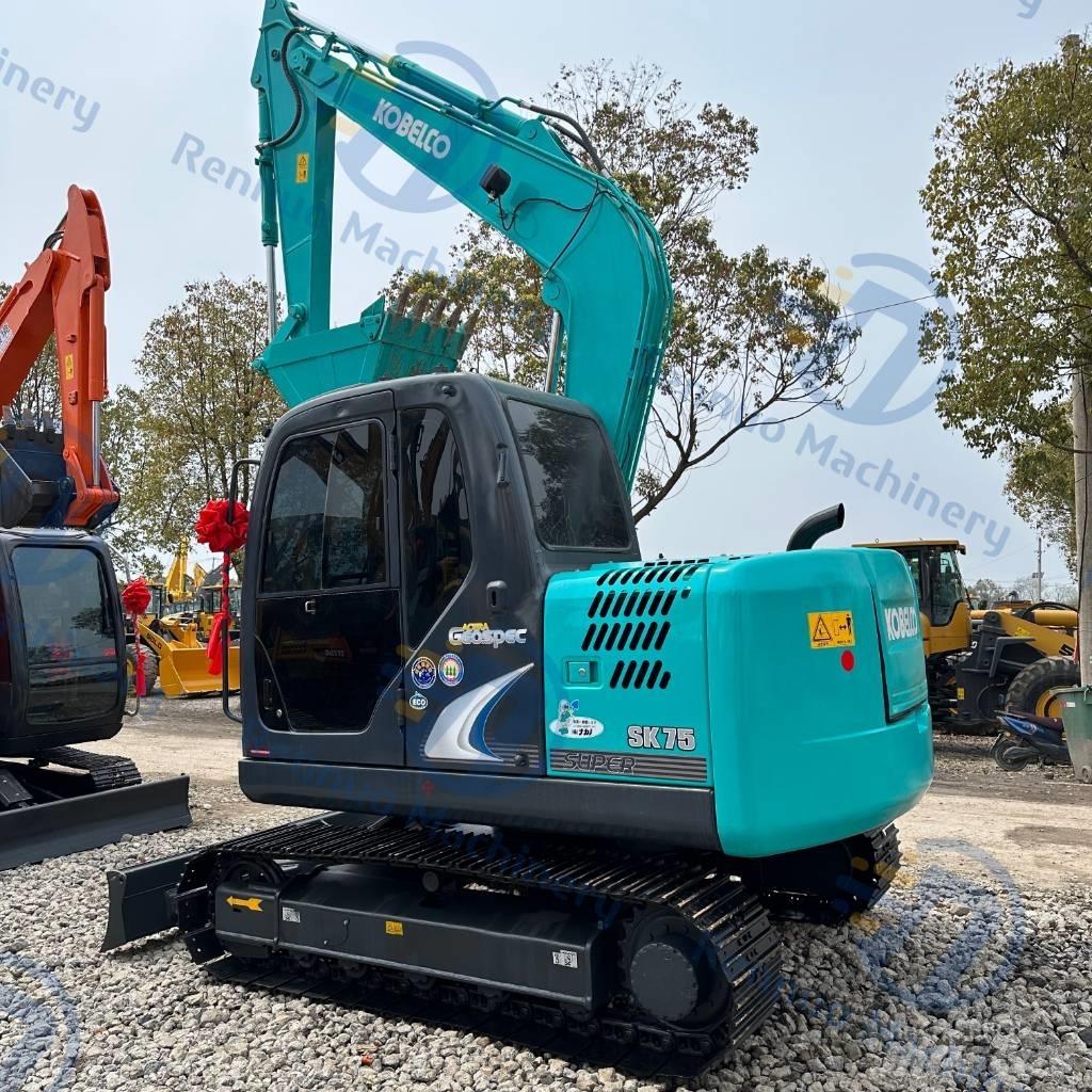 Kobelco SK75 Pelle sur chenilles