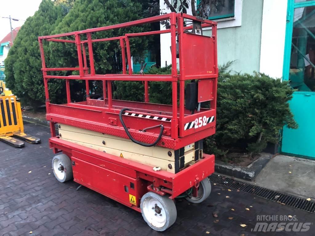 JLG 2030 F3    V-3409 Mât vertical