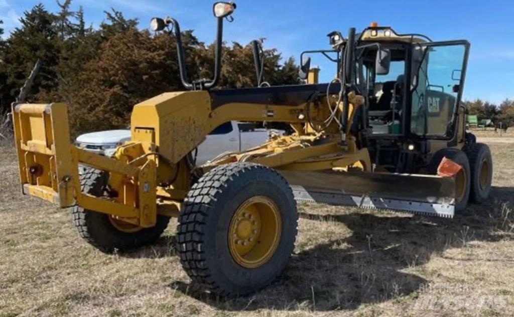 CAT 140M Niveleuse