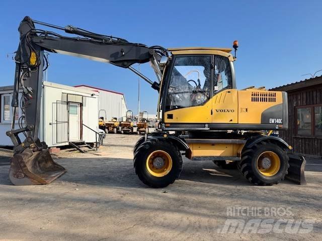 Volvo EW 140 C Pelle sur pneus