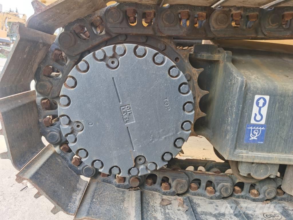 Komatsu PC 220-7 Pelle sur chenilles