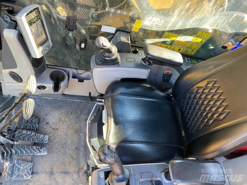 CAT 352 F Pelle sur chenilles