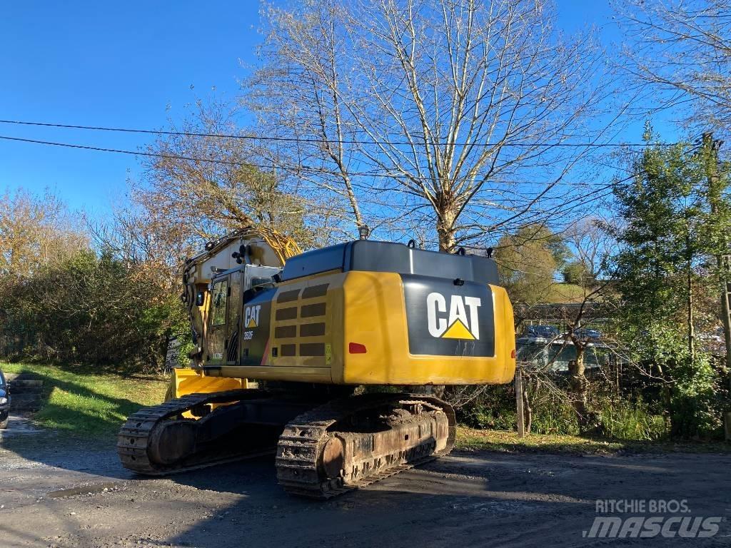 CAT 352 F Pelle sur chenilles