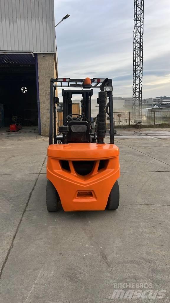 Doosan D 30 G Chariots diesel