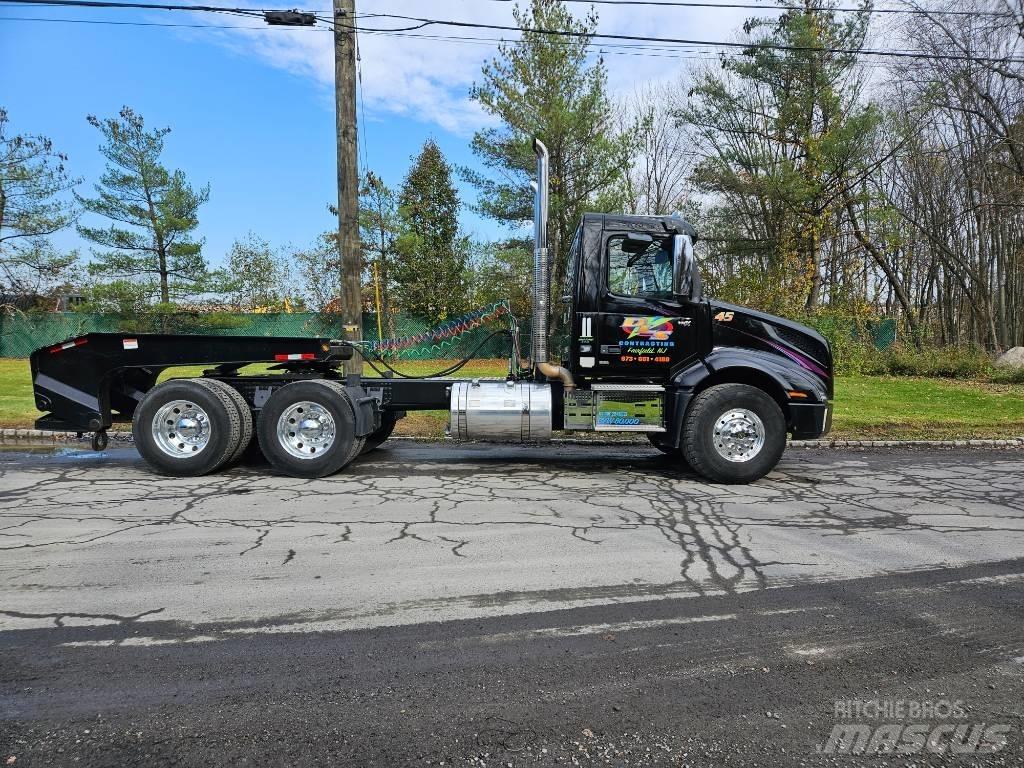 Volvo VNX 64 T300 Camion plateau