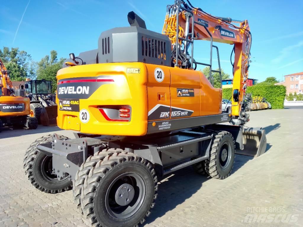 Develon DX 165 WR-7 Pelle sur pneus