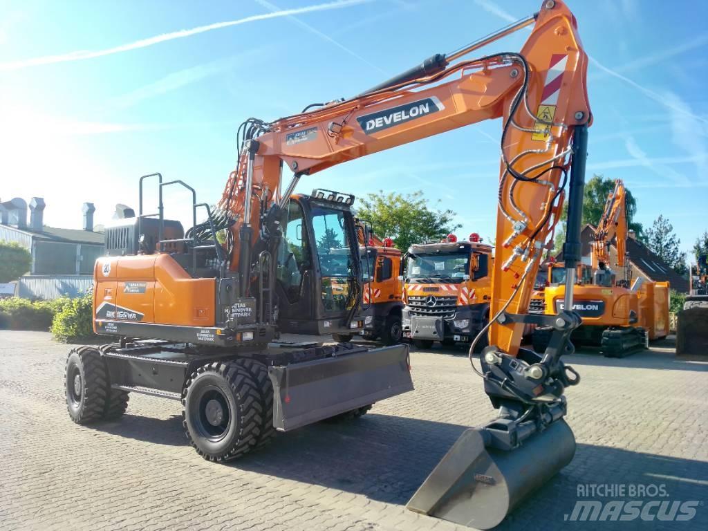 Develon DX 165 WR-7 Pelle sur pneus