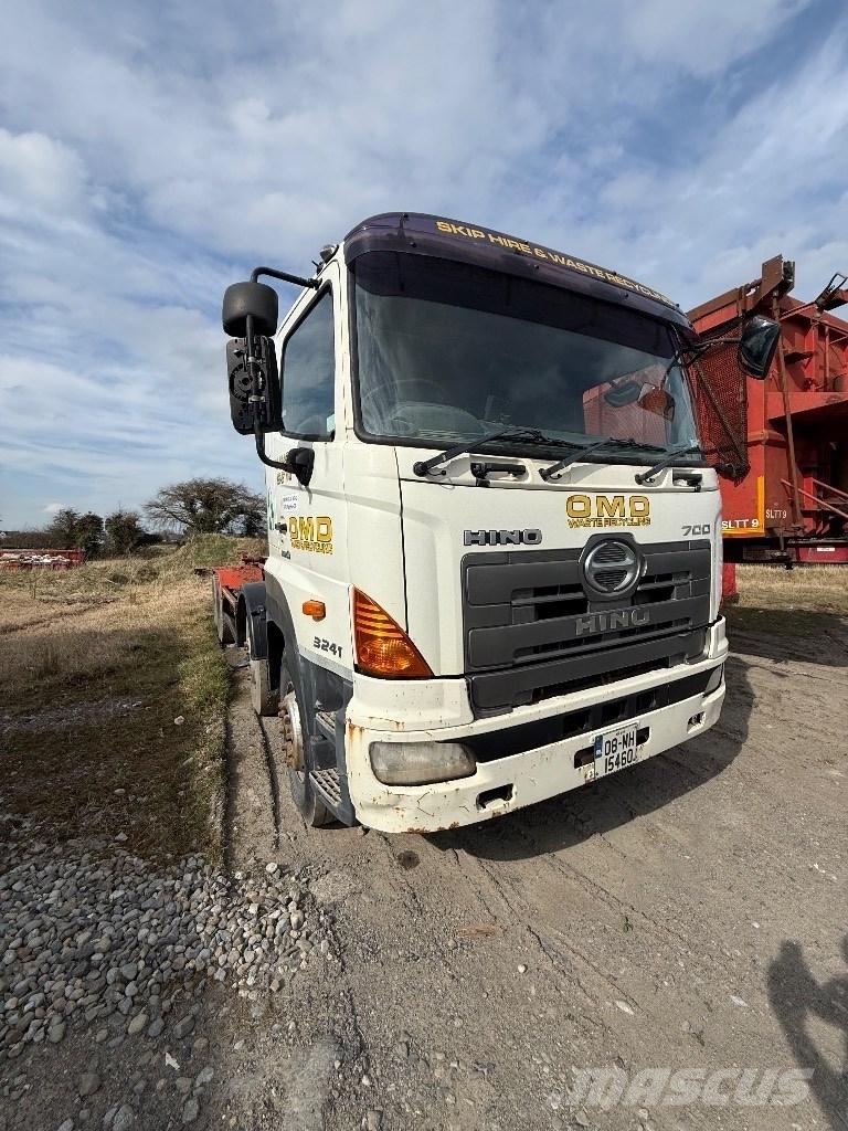 Hino 700 Camion ampliroll