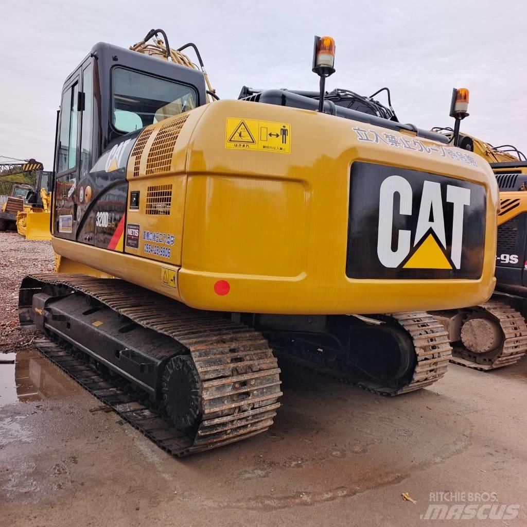 CAT 320D2GC Pelle sur chenilles