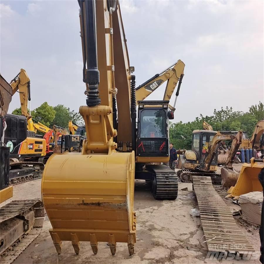 CAT 320D2GC Pelle sur chenilles