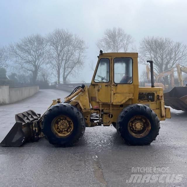 CAT 910 Chargeuse sur pneus