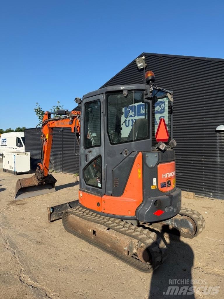 Hitachi ZX 33 Pelle sur chenilles