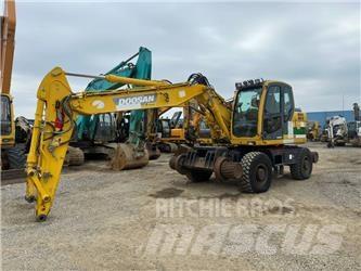 Doosan DX 160 WR Pelle sur pneus