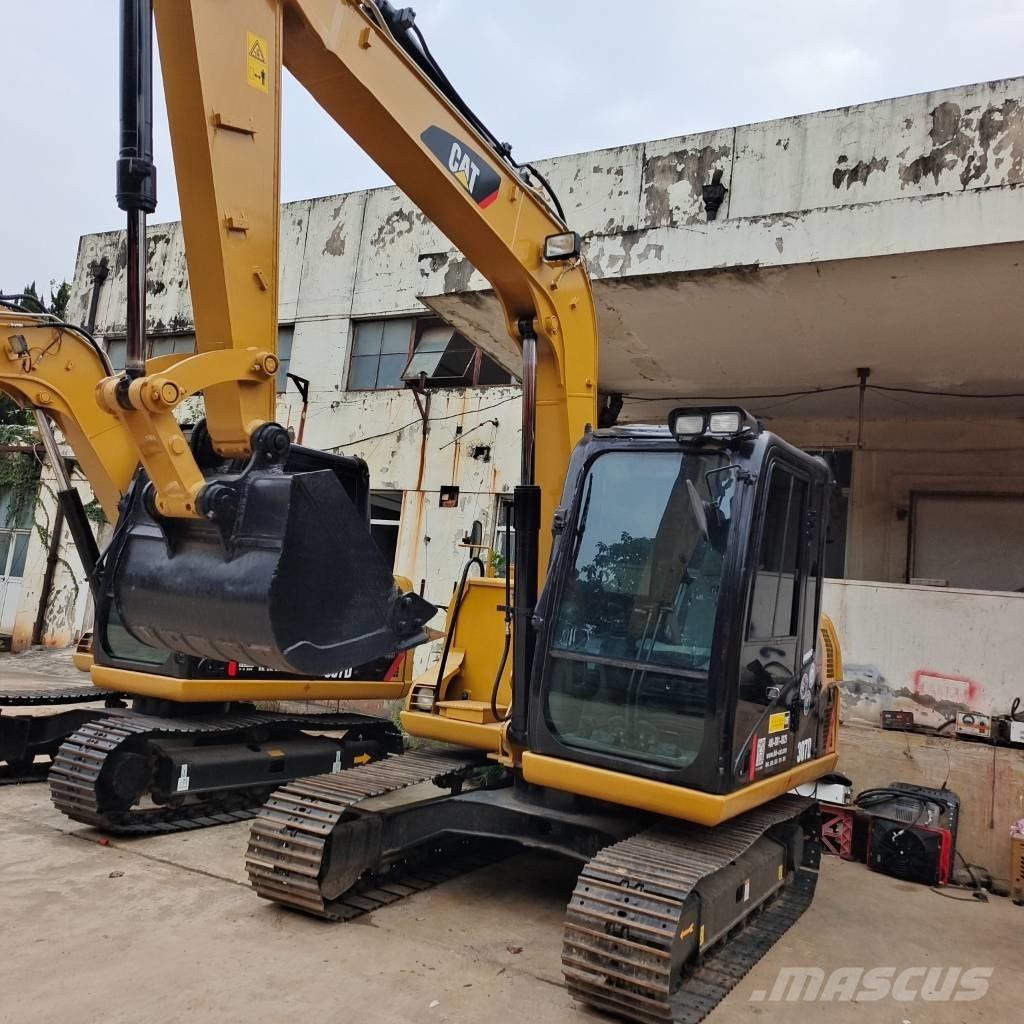 CAT 307 D Pelle sur chenilles