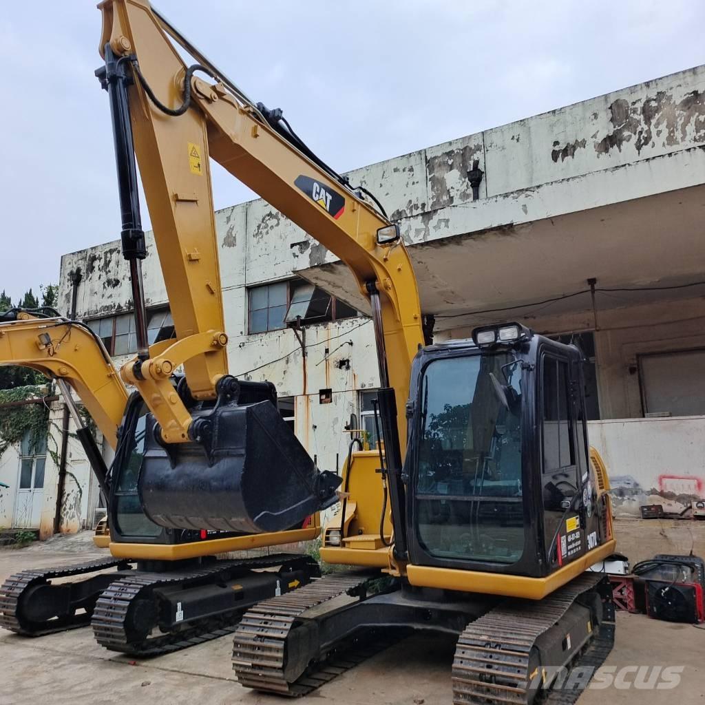 CAT 307 D Pelle sur chenilles