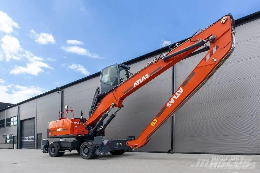 Atlas 270 M H Pelle sur pneus