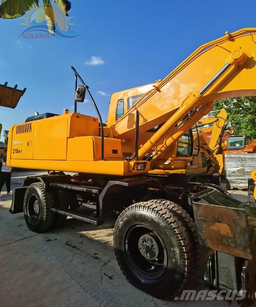Hyundai robex 210w-7 Pelle sur pneus