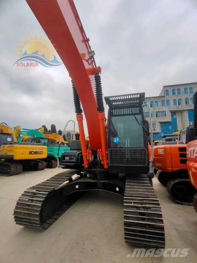 Hitachi ZX 200 Pelle sur chenilles