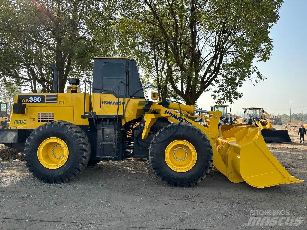 Komatsu WA 380 Chargeuse sur pneus