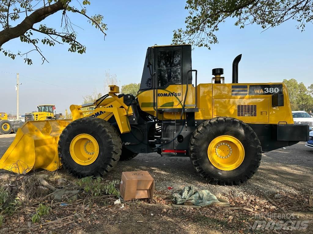 Komatsu WA 380 Chargeuse sur pneus