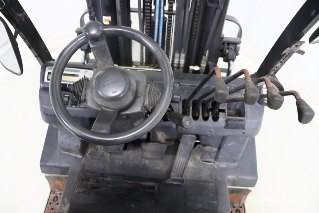 Nissan U1D2A20LQ Chariots GPL