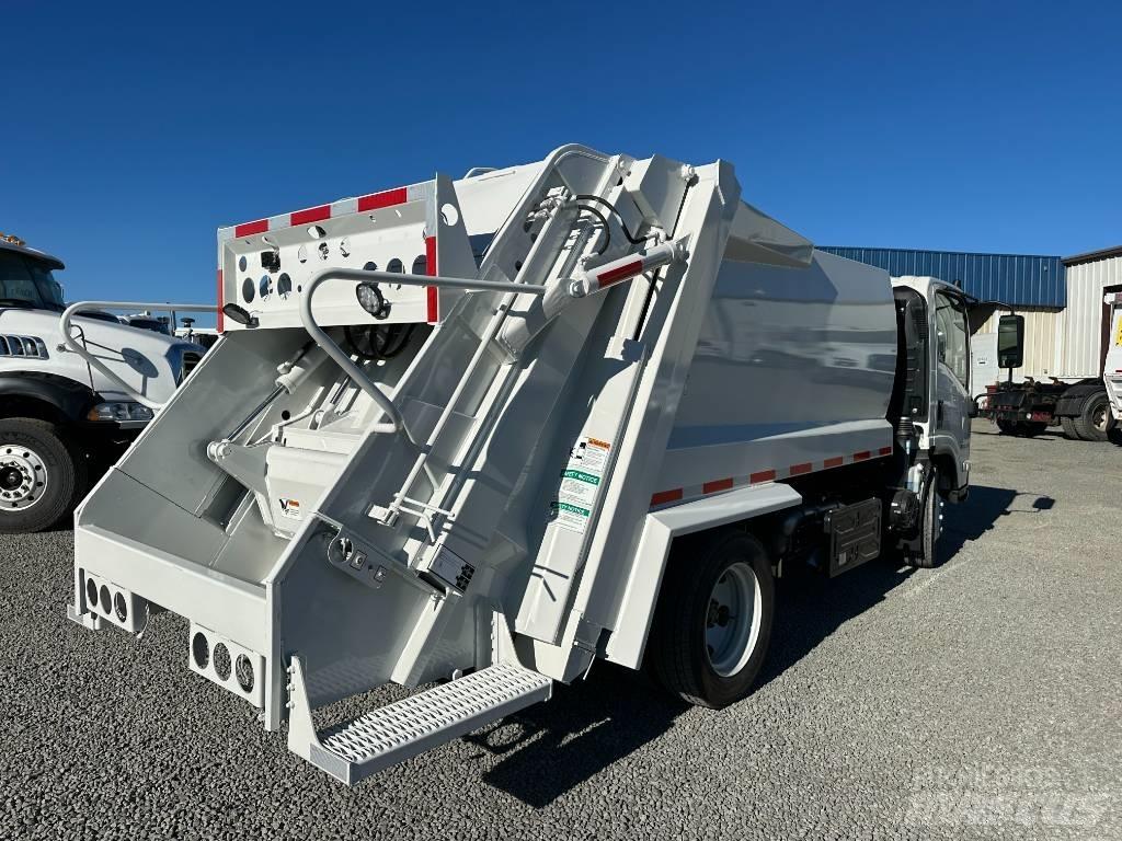 Isuzu NRR Camion poubelle
