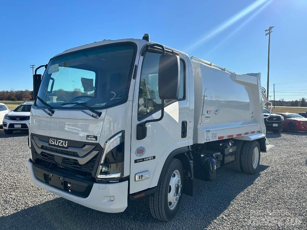Isuzu NRR Camion poubelle