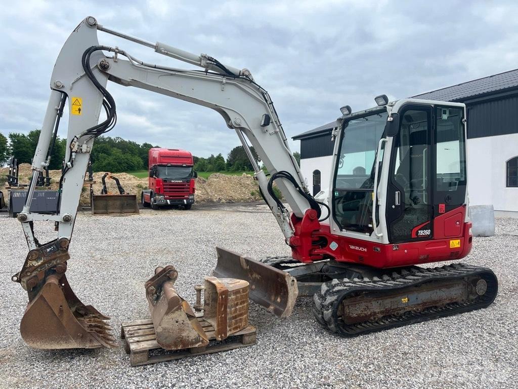 Takeuchi TB260 Mini pelle < 7t