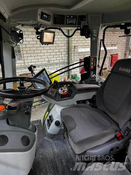 CLAAS AXION 830 Tracteur