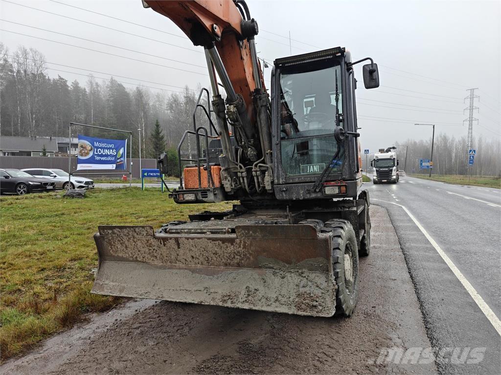 Doosan DX 210 W-7 Pelle sur pneus